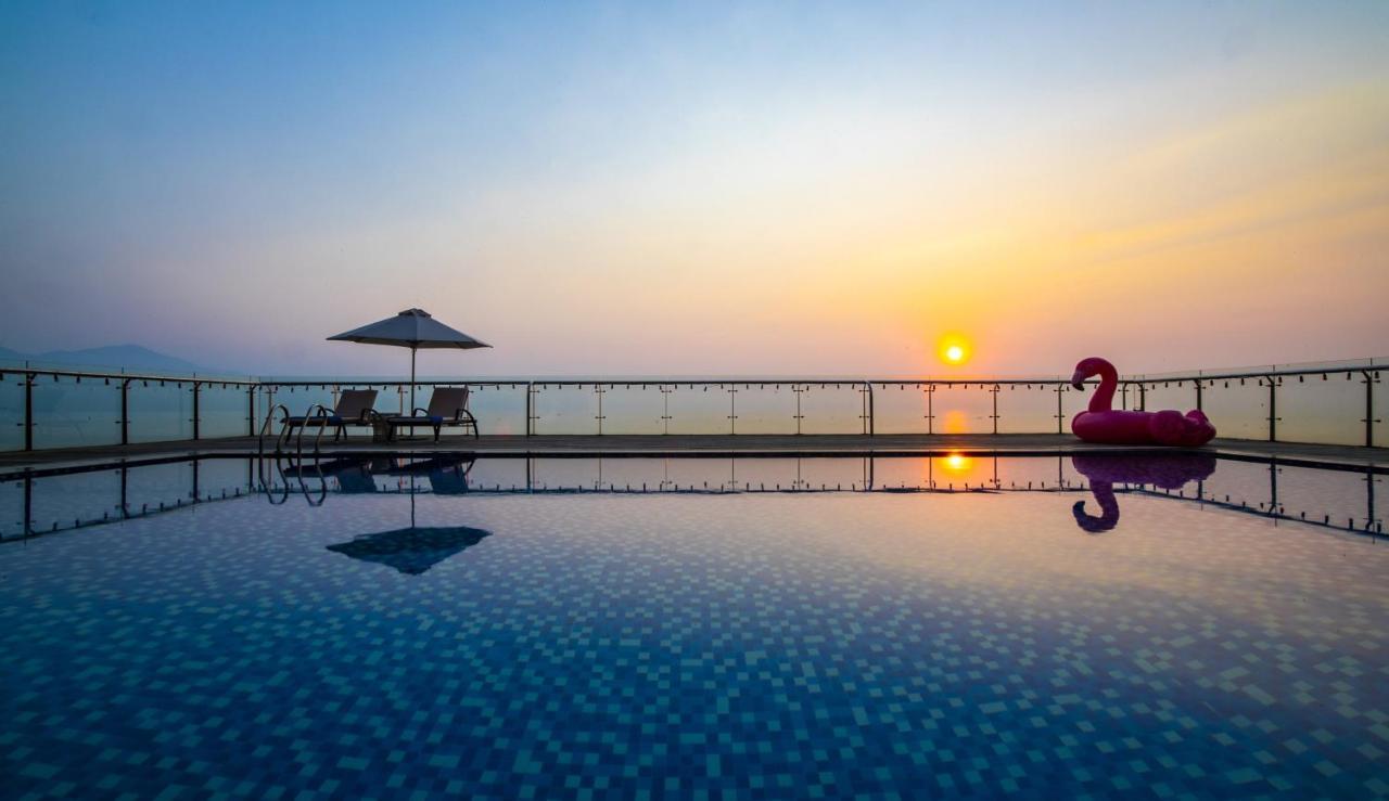 Serene Beach Danang Hotel Exterior foto
